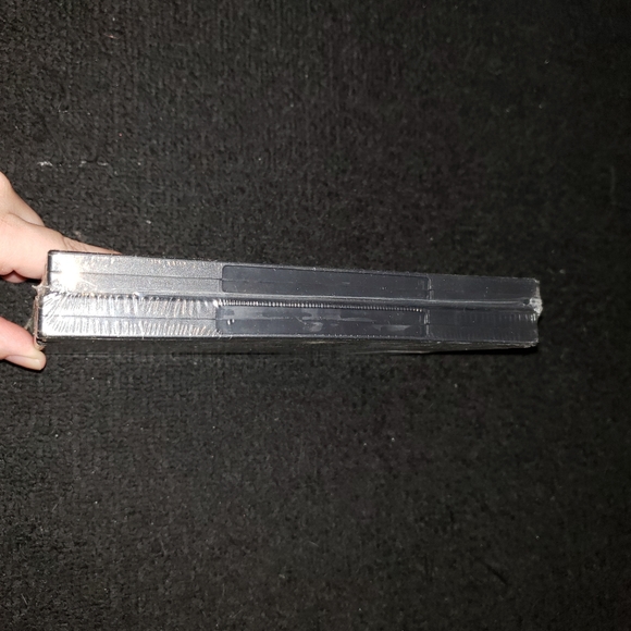 Tori Spelling is So Notorious (complete series) DVD set - Picture 4 of 7